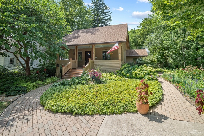 property at 923 Ash St