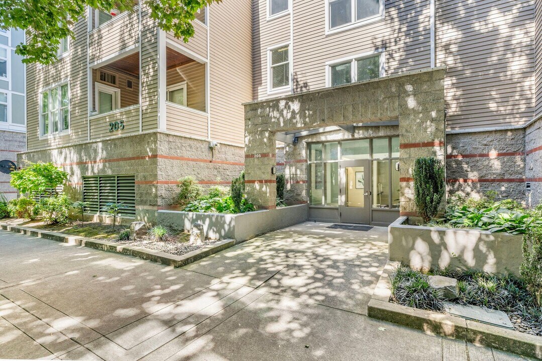 205 S Montgomery St in Portland, OR - Building Photo