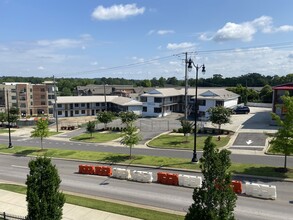 River Hill Apartments in Tuscaloosa, AL - Building Photo - Primary Photo