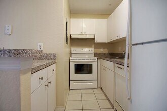 6416 Raleigh St in Orlando, FL - Building Photo - Building Photo