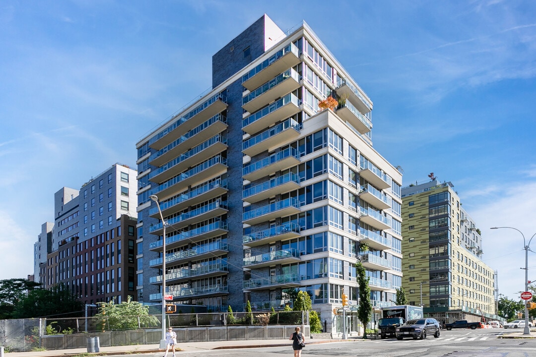 Hunters View in Long Island City, NY - Foto de edificio