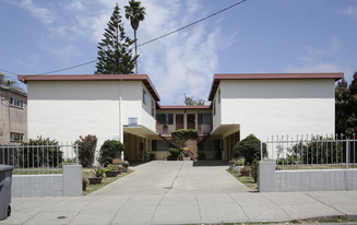 1541 Russell St Apartments