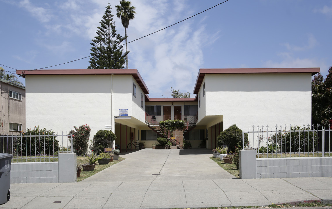 1541 Russell St in Berkeley, CA - Building Photo