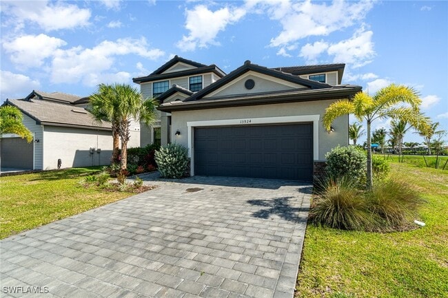 13924 Pine Lodge Ln in Ft. Myers, FL - Building Photo - Building Photo