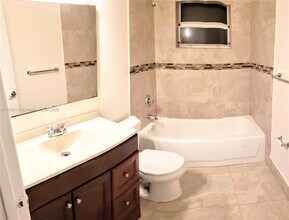 2510 NE 184th Terrace in North Miami Beach, FL - Building Photo - Building Photo