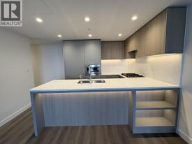 6620 Sussex Ave in Burnaby, BC - Building Photo