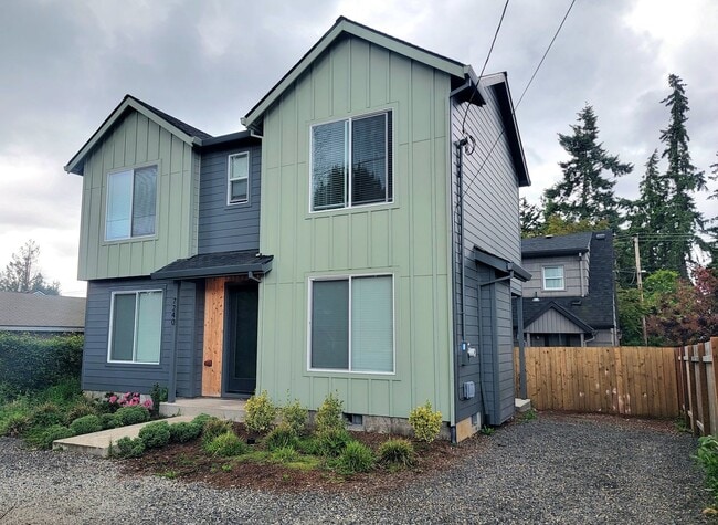 property at 7240 SE Umatilla St