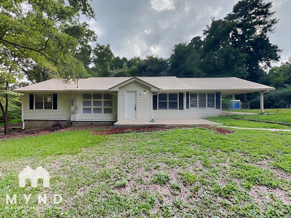 69 Cash Dr in Adamsville, AL - Foto de edificio