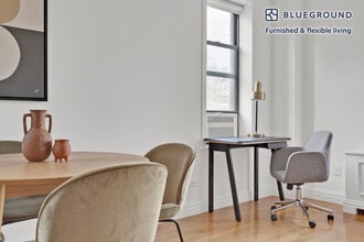 210 W 70th St in New York, NY - Building Photo - Building Photo