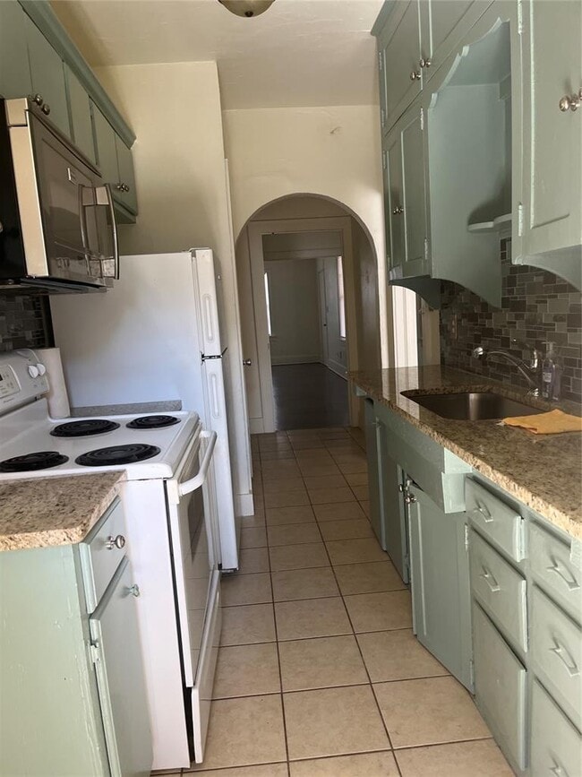property at 1508 NW 18th St