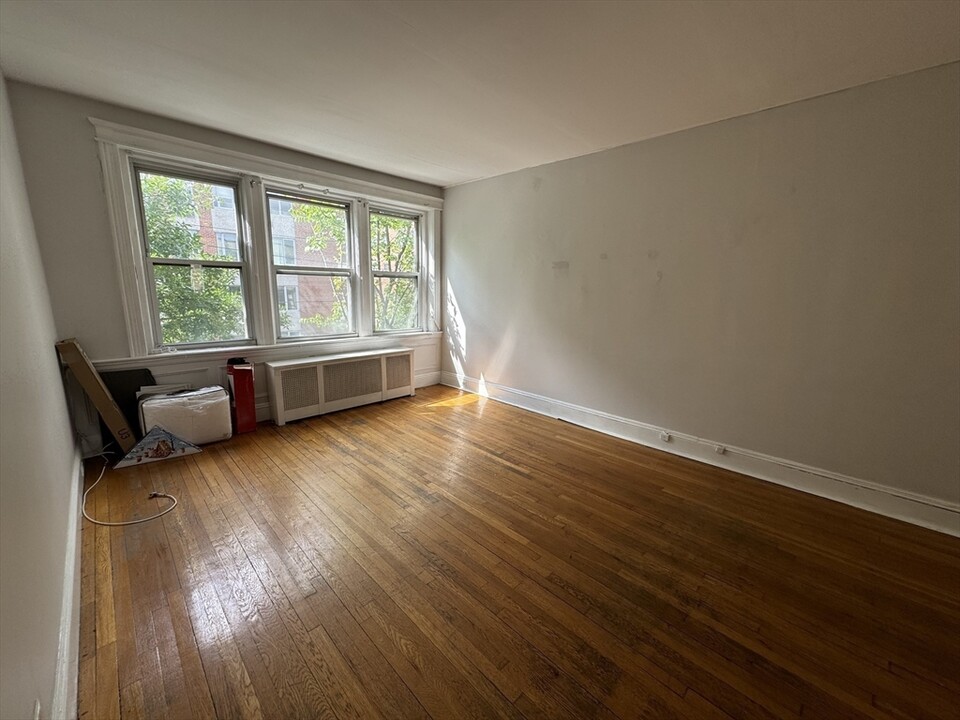 211 Saint Paul St, Unit 2 in Brookline, MA - Building Photo