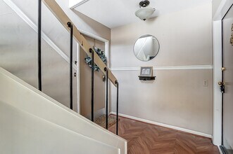 2600 Park Rd, Unit D in Charlotte, NC - Building Photo - Building Photo