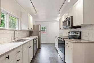 3215 SE 53rd Ave in Portland, OR - Building Photo - Building Photo