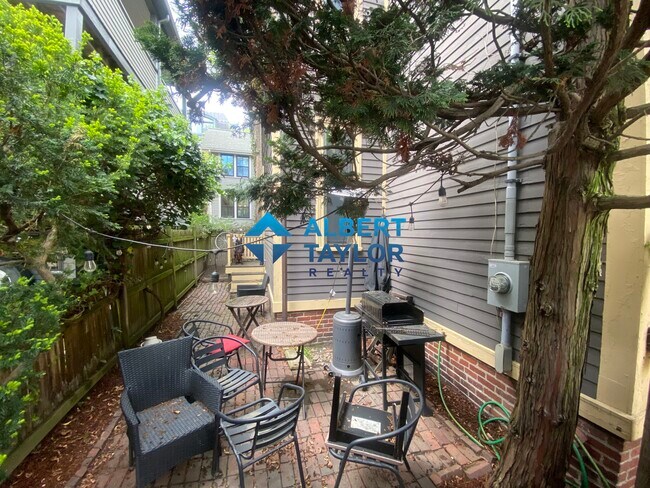 31 Athens St, Unit 1
