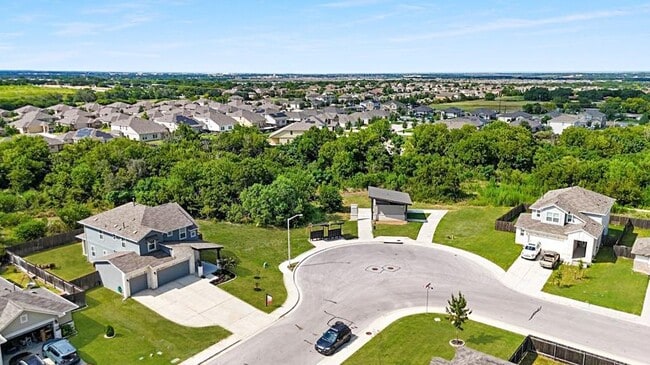 112 Silver Springs Bend in Niederwald, TX - Building Photo - Building Photo