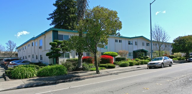 Tivoli Garden Apartments in Rohnert Park, CA - Building Photo - Building Photo