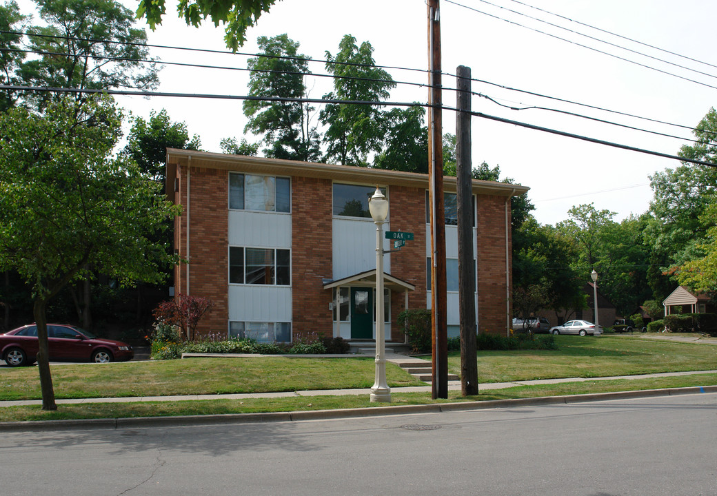 619 Oak St in East Lansing, MI - Foto de edificio