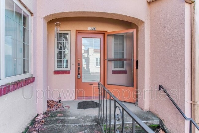 1328 NE 68th Ave in Portland, OR - Building Photo - Building Photo