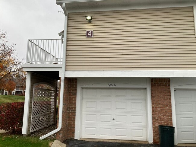 56626 Chesapeake Trail in Shelby Township, MI - Building Photo - Building Photo