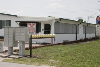 Lazy Dazy in Lakeland, FL - Foto de edificio - Building Photo