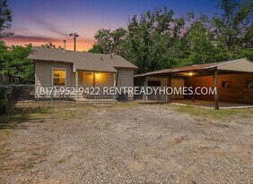 1123 Sunnyside St in Dallas, TX - Building Photo