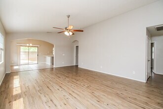 5802 S 54th Ln in Phoenix, AZ - Building Photo - Building Photo