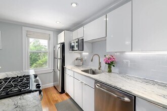 182 Marion St in Boston, MA - Building Photo - Building Photo