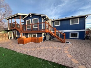 8293 Gaylord St in Denver, CO - Foto de edificio - Building Photo