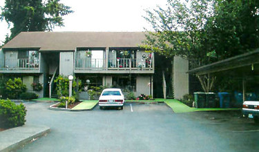 145 NW Alder Pl in Issaquah, WA - Building Photo - Building Photo