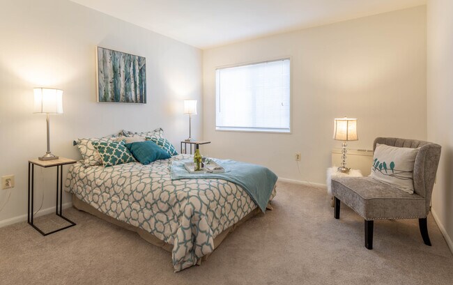 Eudowood Towers in Towson, MD - Foto de edificio - Interior Photo