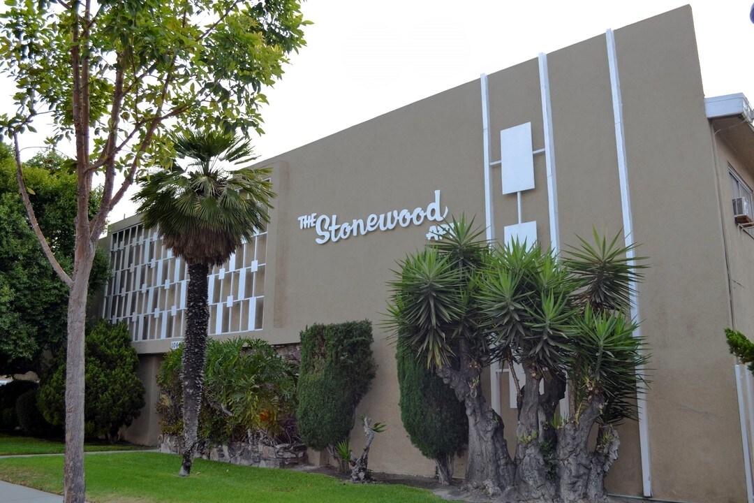 Stonewood Apartments in Downey, CA - Building Photo