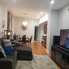 2437 W Ainslie St in Chicago, IL - Building Photo - Building Photo