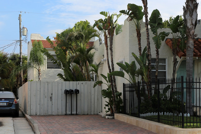 255 Conniston Rd in West Palm Beach, FL - Building Photo - Building Photo