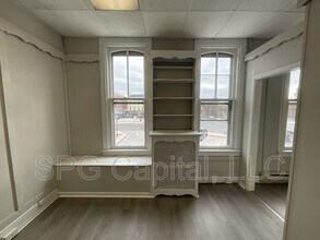 8-12 Center Square in Hanover, PA - Building Photo - Building Photo