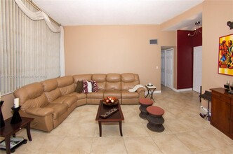 1301 NE Miami Gardens Dr in Miami, FL - Building Photo - Building Photo