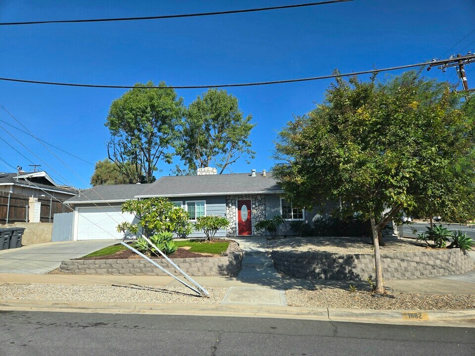 1682 Jasmine St in El Cajon, CA - Building Photo