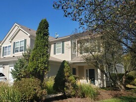 1236 Brookdale Dr in Carpentersville, IL - Building Photo