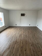 115 Olive Ave in Taft, CA - Building Photo - Building Photo