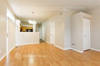 370 Reston Cir in Romeoville, IL - Building Photo - Building Photo