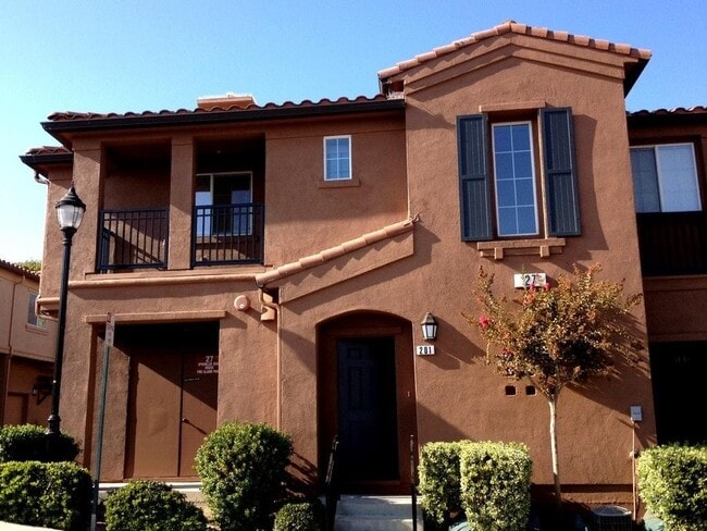 property at 27 Meritage Cmn