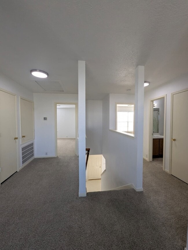 13422 Sarento Village