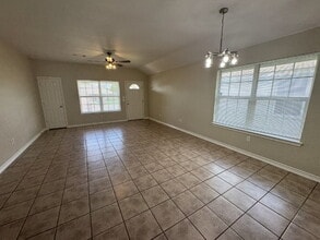 1828 N Paddock Ave in Stephenville, TX - Building Photo - Building Photo