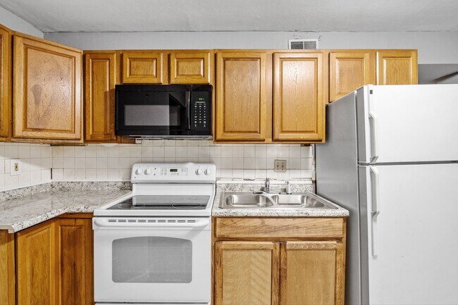 10 Adeline Ct-Unit -12 in Belleville, IL - Building Photo - Building Photo