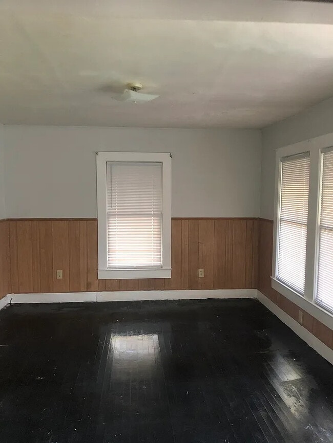 208 Clemson St in Laurens, SC - Building Photo - Building Photo