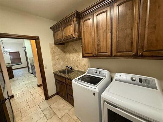 2604 SW 69th St in Lawton, OK - Building Photo - Building Photo