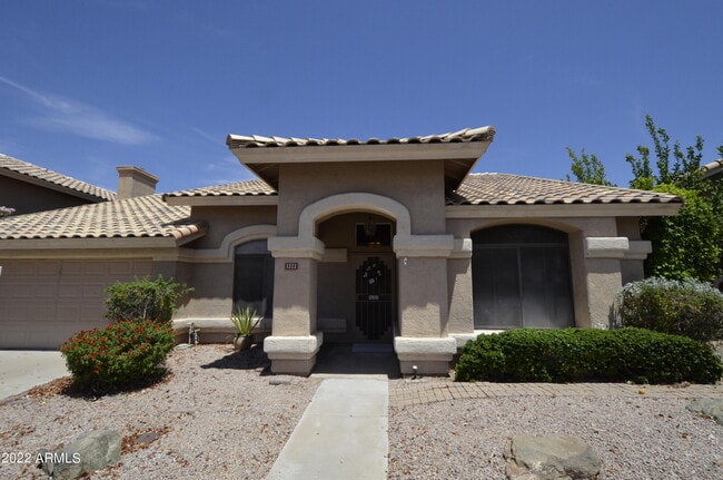 property at 1322 E Briarwood Terrace