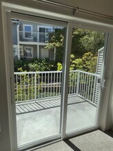 14174 SW Barrows Rd, Unit 2 in Tigard, OR - Building Photo - Building Photo