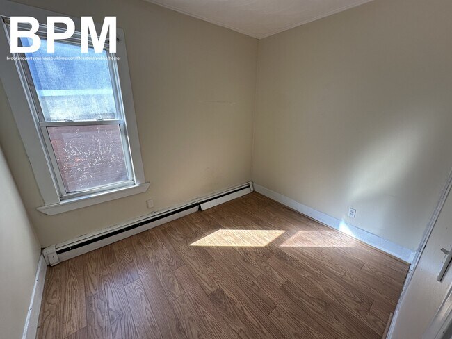 367 Maverick St, Unit 2 in Boston, MA - Foto de edificio - Building Photo