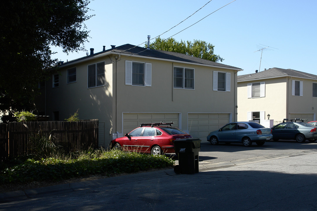 1080 Noel Dr in Menlo Park, CA - Building Photo