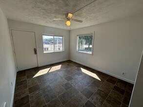 Elm Apartments in Browne's Addition! in Spokane, WA - Foto de edificio - Interior Photo